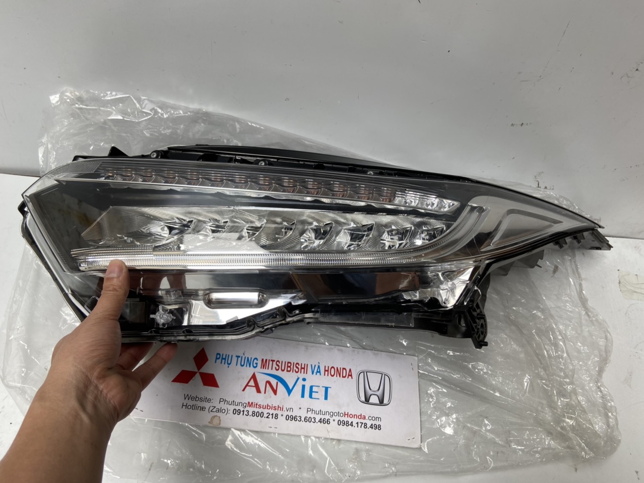 Đèn pha bên phụ xe Honda HRV
